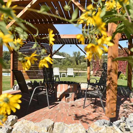 Banja Na Drini - Lux Vikendice, Apartmani, Na Obali Reke 別荘 *