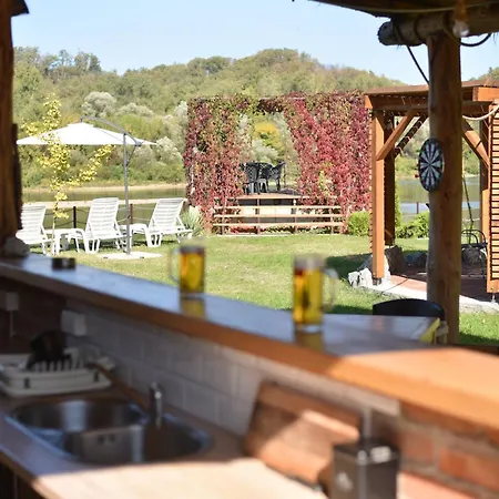 別荘 Banja Na Drini - Lux Vikendice, Apartmani, Na Obali Reke *