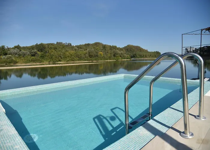 別荘 Banja Na Drini - Lux Vikendice, Apartmani, Na Obali Reke