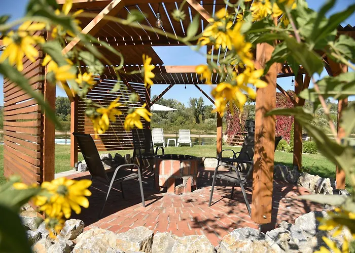 Banja Na Drini - Lux Vikendice, Apartmani, Na Obali Reke 別荘 *